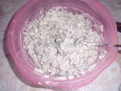 миска з салатом