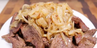 Найсмачніший рецепт м’якої та соковитої печінки на сковороді з цибулею та сметаною