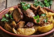 Соковита куряча печінка з яблуками: поєднання, яке підкорює з першої ложки